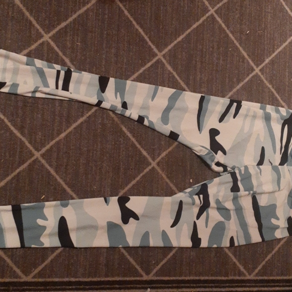 Work out set. - Picture 2 of 3